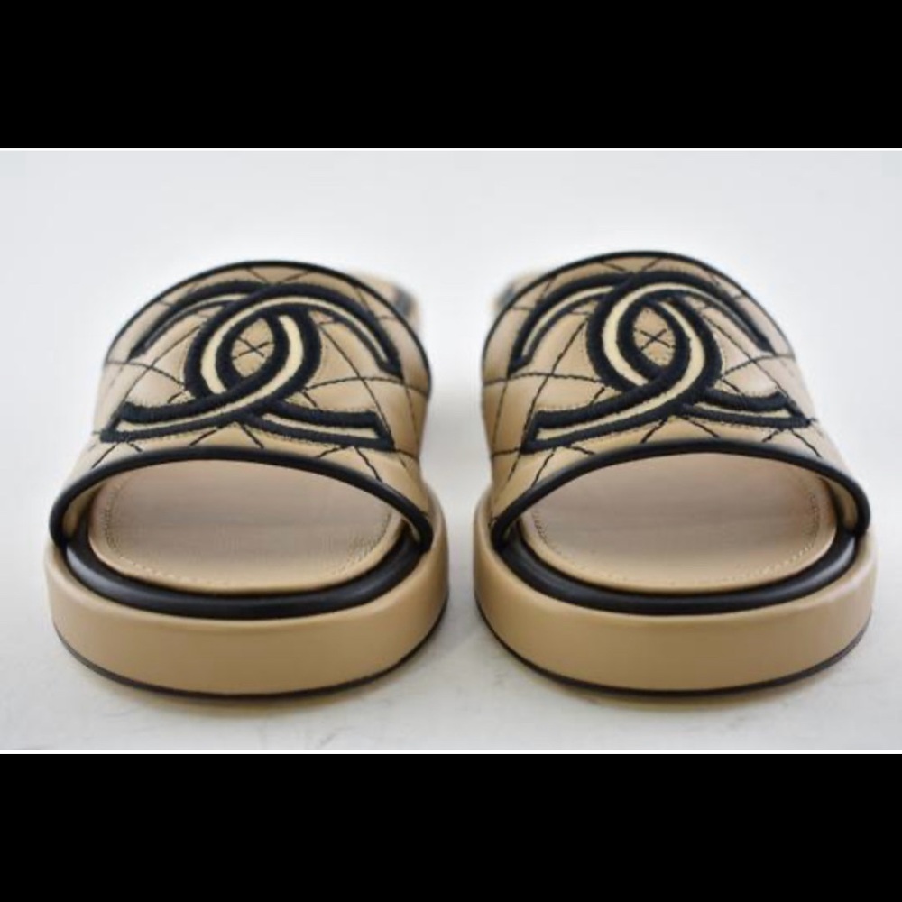SOLD‼️Chanel CC sandal Sz 37.5 (6.5-7) - Picture 5 of 9